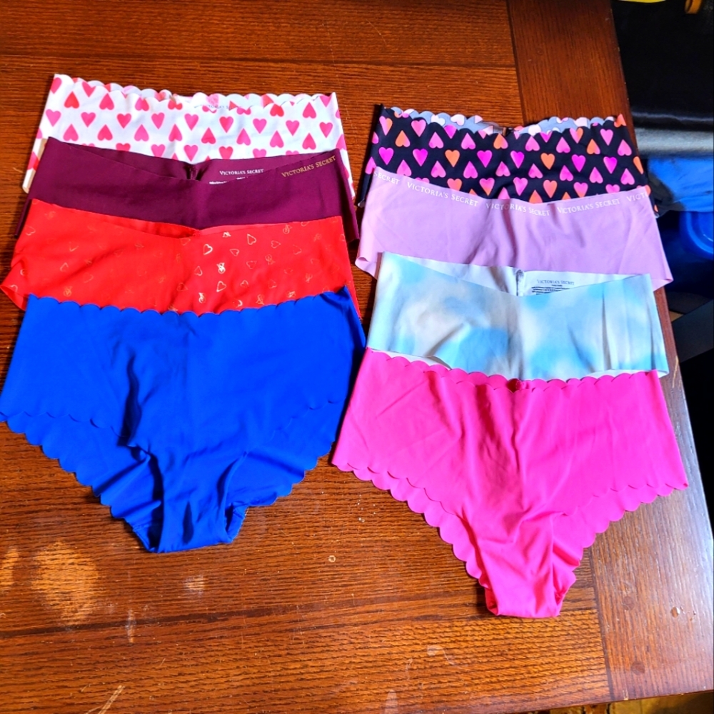 8 pair Victoria's Secret pantys size Medium - never worn